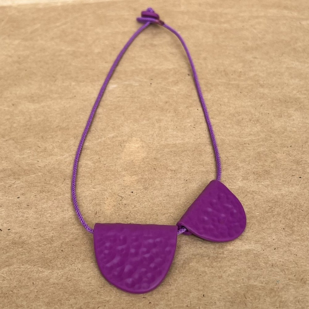 AMANI NECKLACE MAGENTA